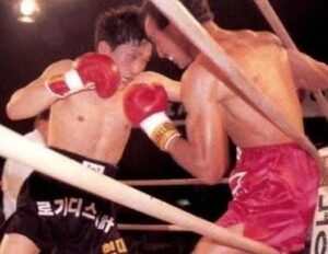 『歩』の駒やがて『金』となる/(ブルドーザー)朴永均（パク・ヨンギュン)